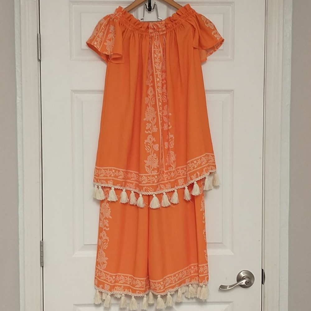 Show me your mumu Woodstock tassel outfit - Picture 3 of 7